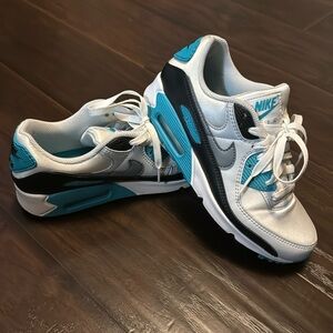 Women’s Nike Air Max 90